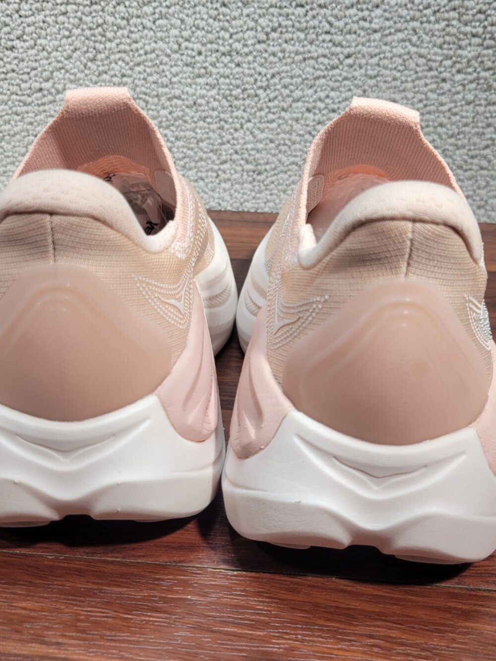 Hoka One One Skyward Laceless Women's Size 8B Rose Latte Rose Cream 1168877 - Picture 4 of 10